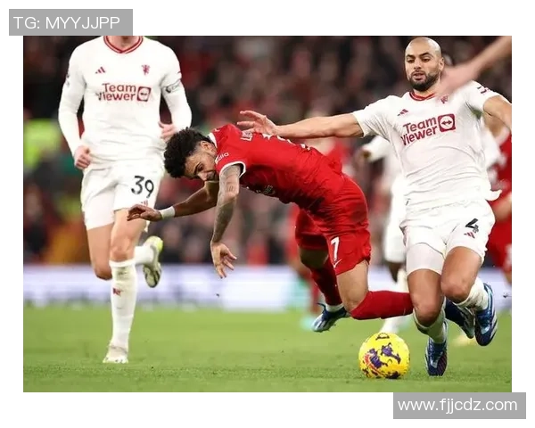 英超激战：多特蒙德与利物浦零平局红牌事件引发全场热议与争议